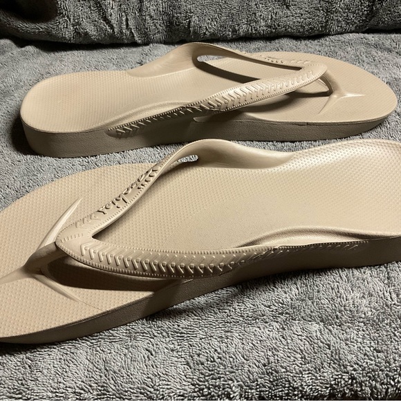 Archie’s Mens arch support flip flops never worn size US12 - Picture 3 of 4